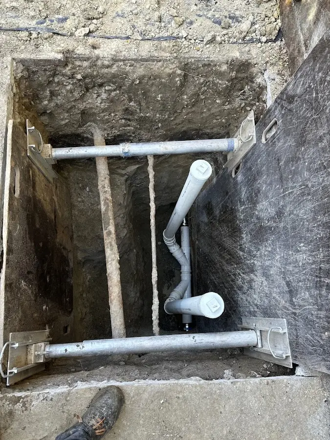 Experienced plumber completing Drain Cleaning work in Thousand Palms